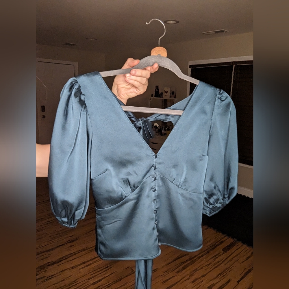 Abercrombie And Fitch, Open Back Top, Size Xs Fee… - image 1